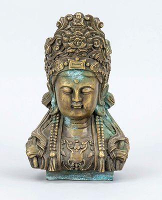 Guanyin bust, China, 20th century, bronze, H. 21 cm