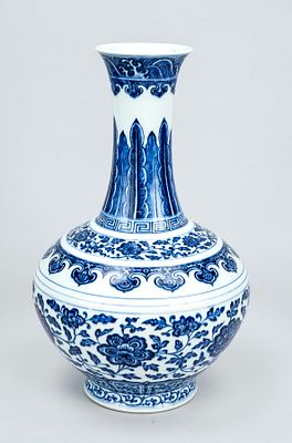 Blue-and-white Ming-style vase, China, 19th/20th century, with a continuous cobalt-blue 