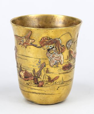 Mixed-metal cup, Japan, circa 1900 (Meiji), brass, copper. Slightly curved walls, all-around 
