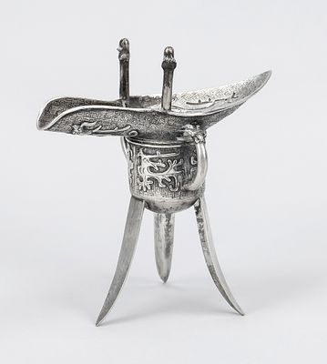 Ritual wine vessel, Jue type, China, 19th/20th century, MZ, plated, body with archaic relief 