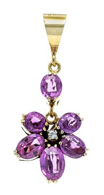 Pink sapphire pendant GG 585/000 with oval-faceted pink sapphires 4.4–2.3 mm and an octagonal 