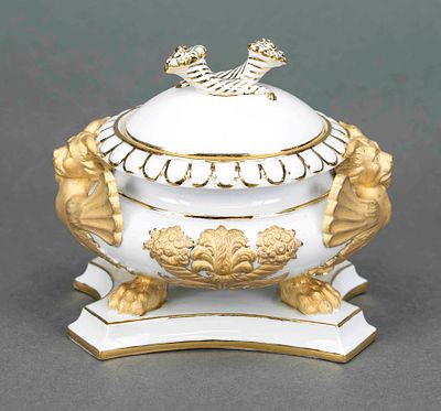 Small ceremonial tureen, KPM Berlin, 19th century, second-grade quality, oval lidded bowl with 