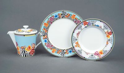 2 plates and 1 teapot, Versace for Rosenthal, 21st century, Hot Flowers design, 1 teapot H. 18 