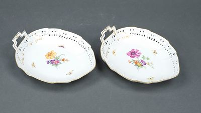 2 leaf bowls, KPM Berlin, mark 1962 to 2000, 1st quality, Red Imperial Apple mark, Kurland form 