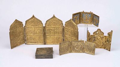 4 folding icons or travel icons and a matching case, Russia, 19th century and older 