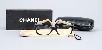 Chanel, reading glasses, black plastic frame with beige temples in a retro style, lenses with 