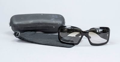 Chanel, sunglasses, square black plastic frame with wide temples, gray-tinted lenses with a 