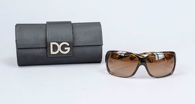 Dolce Gabbana, sunglasses, plastic frame in horn-effect finish, brown-tinted lenses with a 