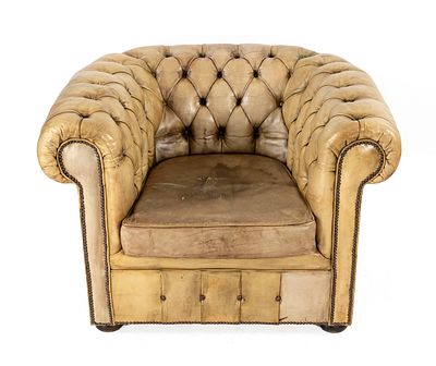 Chesterfield armchair, England 19th/20th century, brown leather upholstery with button tufting 
