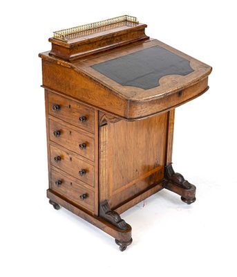 Davenport/captain’s desk, England, 19th century, walnut, right side with 4 drawers, left side 