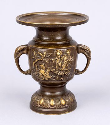 Small vase or usubata, Japan, ca. 1900 (Meiji), bronze. Bulbous body with a tapered neck and a 