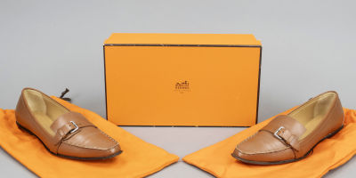 Hermes, slip-on shoe, cognac-colored leather with white contrasting decorative stitching and 