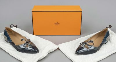 Hermes, elegant low shoe, blue-grey, beige and black patent leather and other materials 