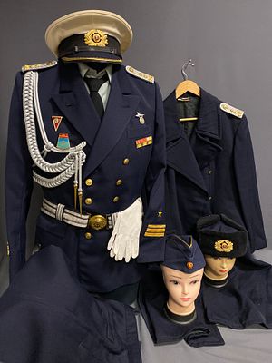 Collection GDR Volksmarine – Complete Uniform Ensemble for Lieutenant Commander. Extensive and 