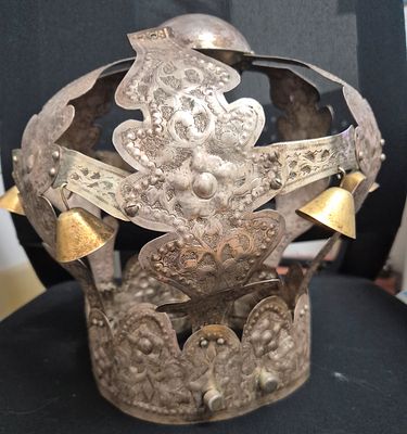 כתר תורה
משקל 860 גרם 
כסף 84