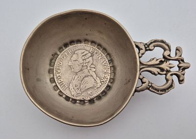 כלי לטעימת יין