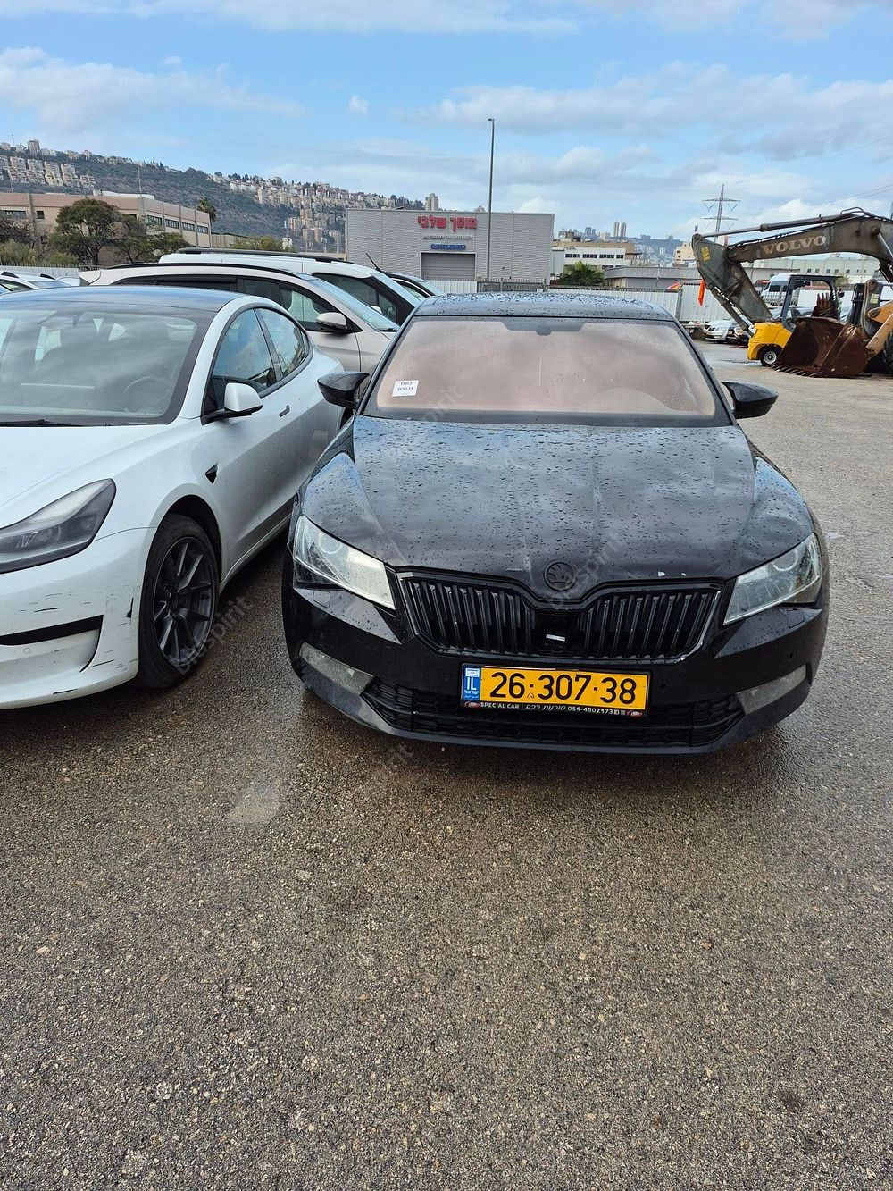 סקודה סופרב מודל 2016. יד חמישית. תיבת הילוכים: אוטומטי
מנוע: בנזין, נפח מנוע: 1,798 סמ"ק 