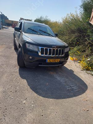 קרייזלר גרנד צ'ירוקי מודל 2013. יד שלישית. תיבת הילוכים: אוטומטי
מנוע: בנזין, נפח מנוע: 3,604 