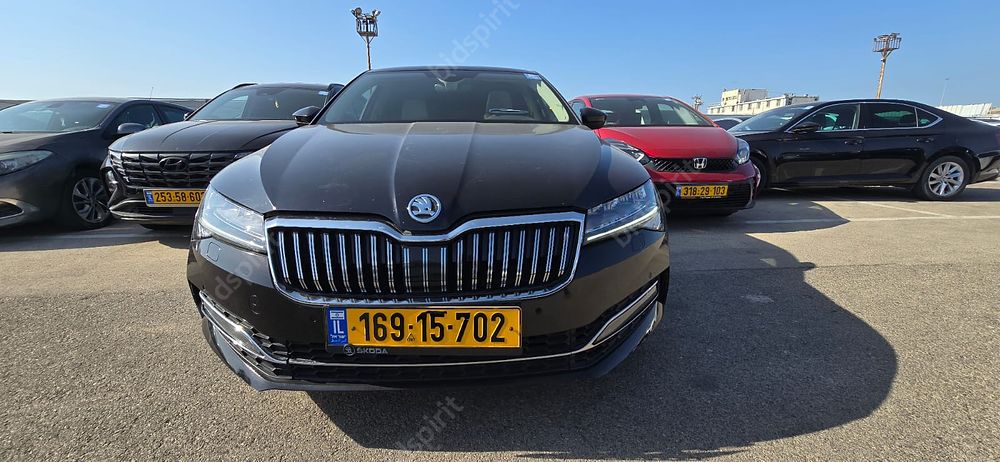 סקודה סופרב מודל 2020. 213,928 ק"מ, יד שלישית. תיבת הילוכים: אוטומטי
מנוע: בנזין, נפח מנוע: 1 