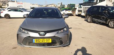 טויוטה קורולה מודל 2019. 223,322 ק"מ, יד רביעית. תיבת הילוכים: אוטומטי
מנוע: היברידי, נפח מנוע: 
