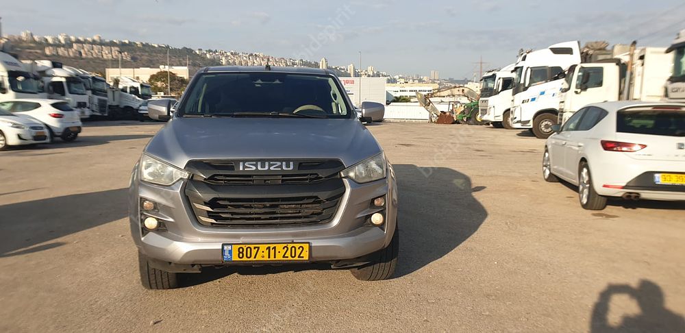 איסוזו די מקס מודל 2023. 160,674 ק"מ, יד שנייה. תיבת הילוכים: אוטומטי
מנוע: דיזל, נפח מנוע: 1 