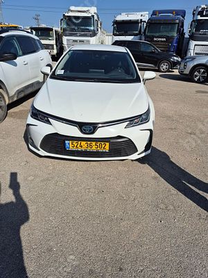 טויוטה קורולה מודל 2021. 104,914 ק"מ, יד שנייה. תיבת הילוכים: אוטומטי
מנוע: היברידי, נפח מנוע: 