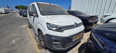 סיטרואן ברלינגו מודל 2021. יד שנייה. תיבת הילוכים: אוטומטי
מנוע: דיזל, נפח מנוע: 1,499 סמ"ק 