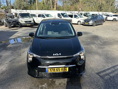 קיה פיקנטו מודל 2025. 6,240 ק"מ, יד שנייה. תיבת הילוכים: אוטומטי
מנוע: בנזין, נפח מנוע: 1,197 