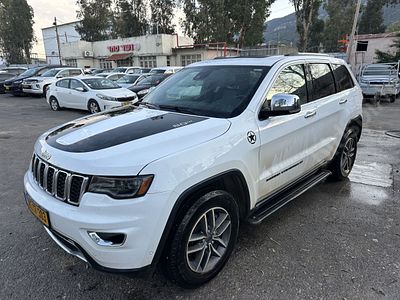 ג'יפ גרנד צ'ירוקי מודל 2022. 140,499 ק"מ, יד שנייה. תיבת הילוכים: אוטומטי
מנוע: בנזין, נפח 