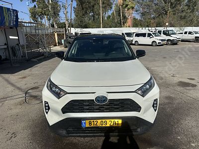 טויוטה ראב 4 מודל 2019. 186,444 ק"מ, יד שנייה. תיבת הילוכים: אוטומטי
מנוע: היברידי, נפח מנוע: 2 