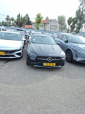 מרצדס CLA 180 מודל 2025. 3,362 ק"מ, יד שנייה. תיבת הילוכים: אוטומטי
מנוע: בנזין, מפתח: יש.