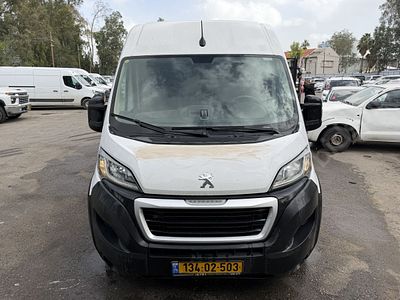 פיג'ו בוקסר מודל 2022. 104,096 ק"מ, יד שנייה. תיבת הילוכים: ידני
מנוע: דיזל, נפח מנוע: 2,179 