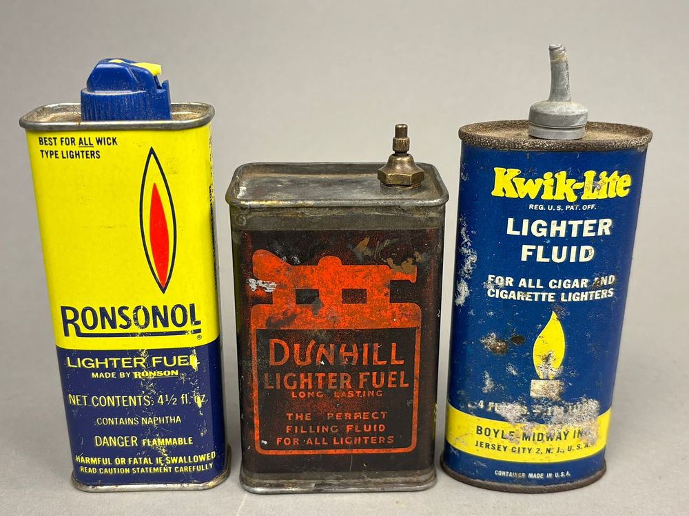 Lot 261: Lot 3 Dunhill Lighter & Kwik-Lite Lead Top Oiler Can