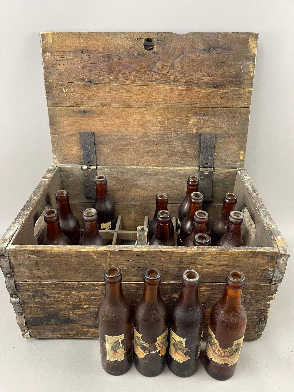 Lot 324: Lemp Cerva St Louis Pre Prohibition Beer Crate w/ Bottles