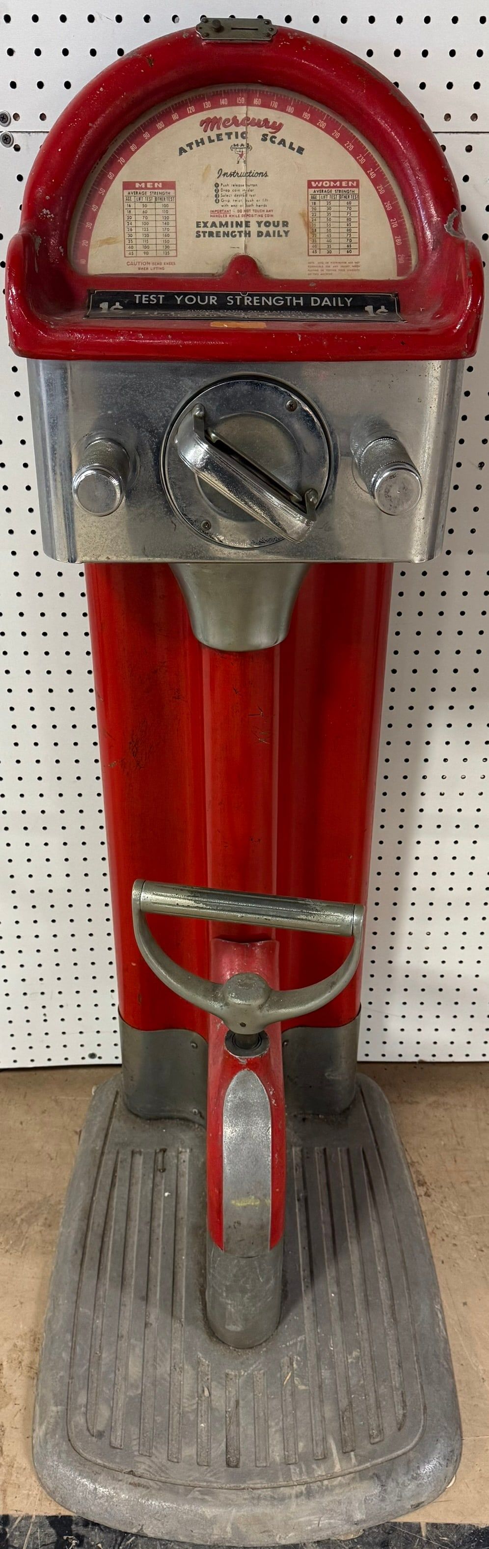 Lot 397: 1950 Mercury Athletic Scale 1 Cent Coin Operated Game