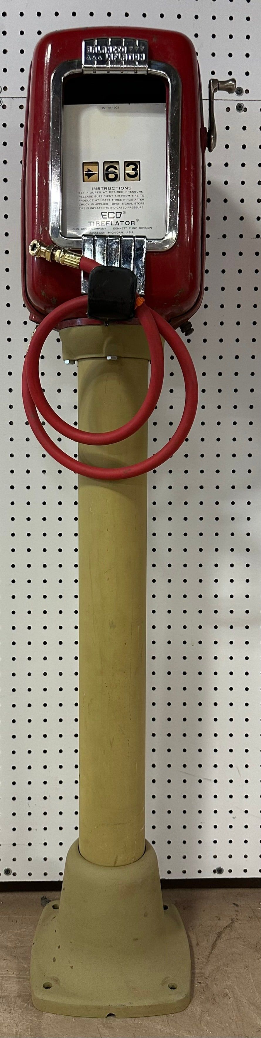 Lot 439: 1950s Eco Tireflator Original Air Meter Station