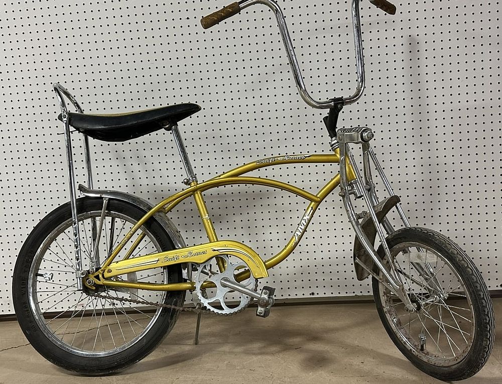 Lot 450: Original AMX Swift Hornet 1960s Gold Painted Bicycle