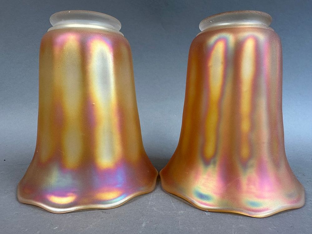 Lot 169: 2 Matching Carnival Marigold Art Glass Lamp Shades