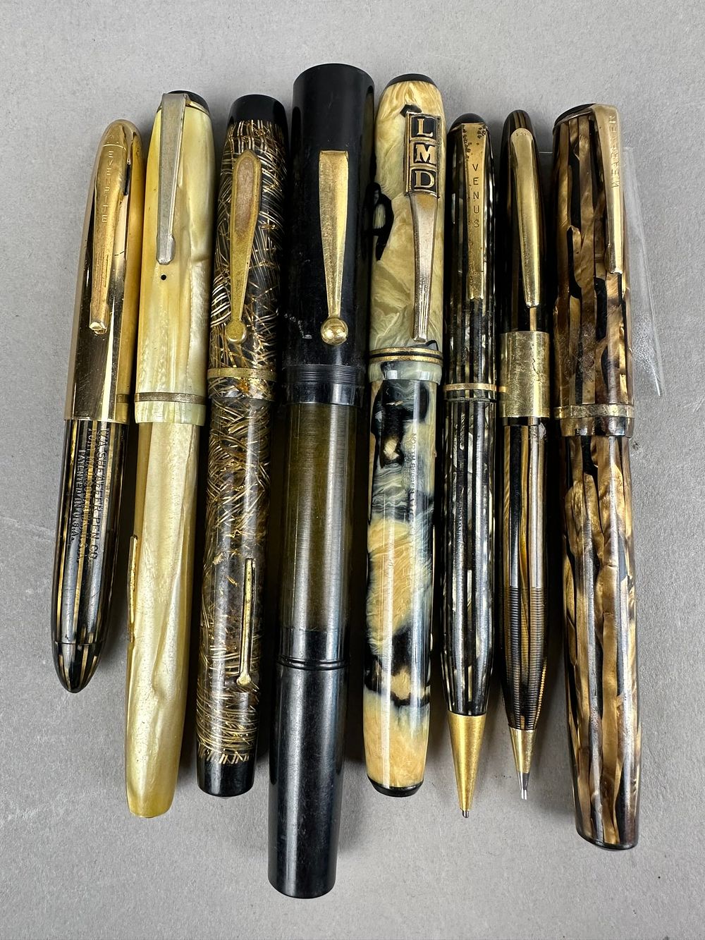 Lot 188: 8 Art Deco Era Wearever Founatin Pen Pencil 14K