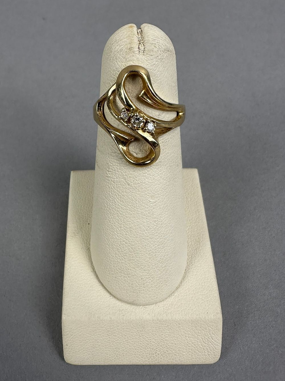 Lot 219: Vintage 14K Yellow Gold Swirl Diamond Ladies Ring