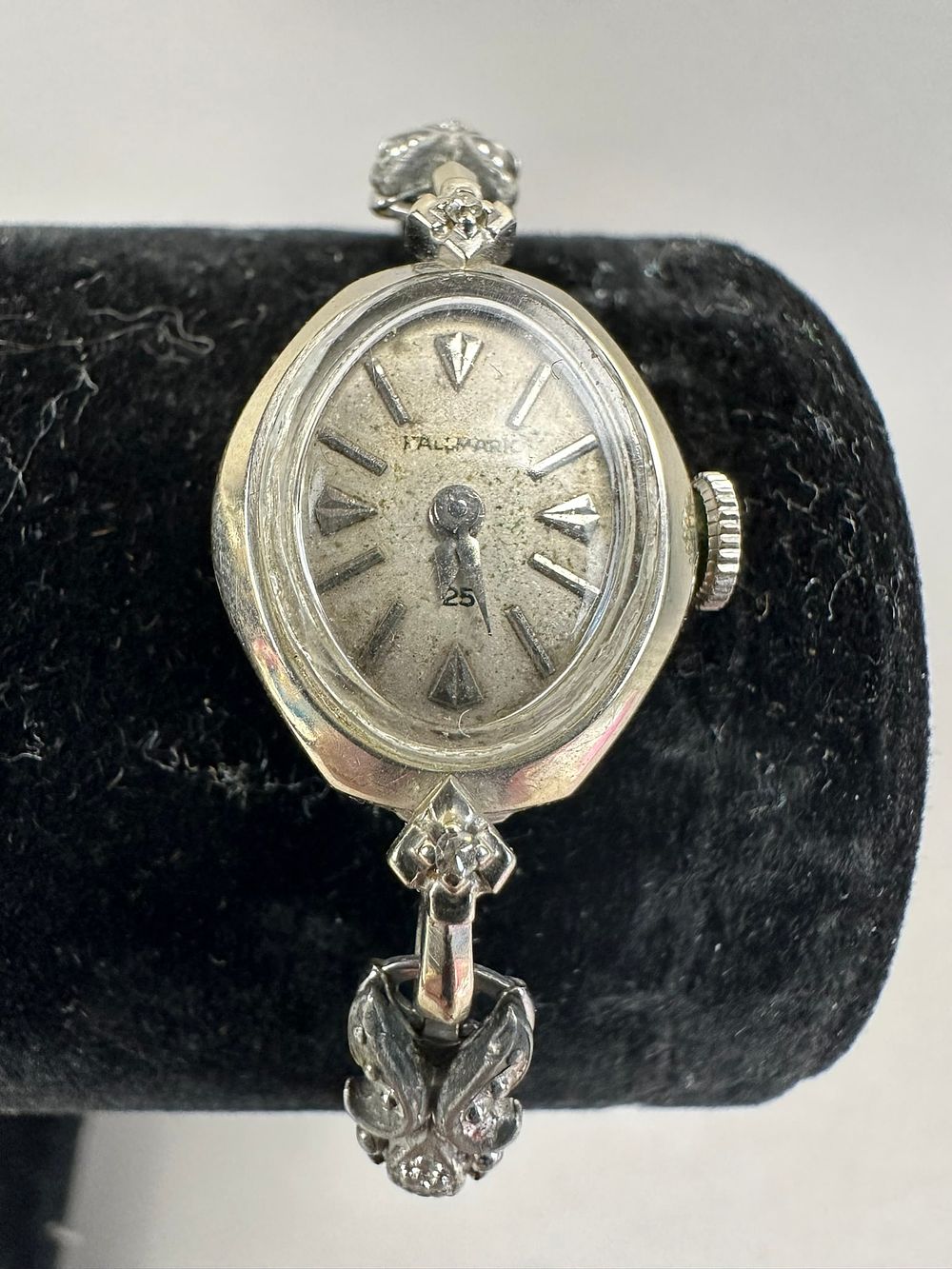 Lot 225: Antique Hallmark 14K White Gold Ladies Watch 14 Grams