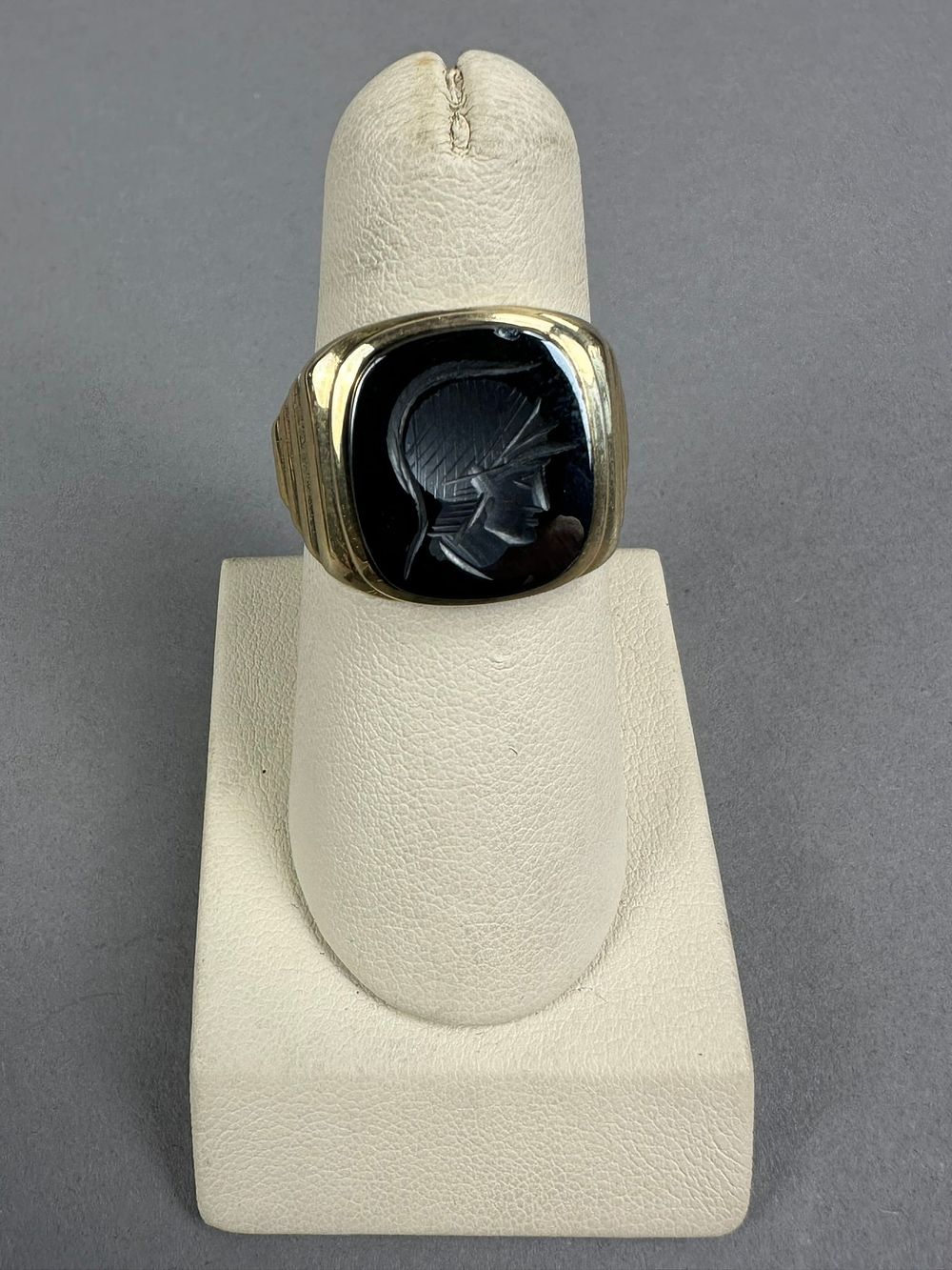 Lot 232: Vintage 10K Yellow Gold Mens Hematite Signet Ring