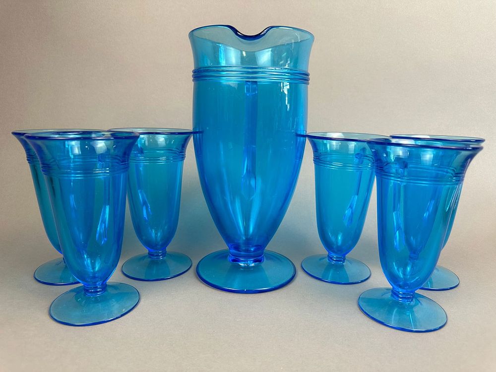 Lot 283: Antique Blue Fostoria Glass Pitcher 6 Glasses Set