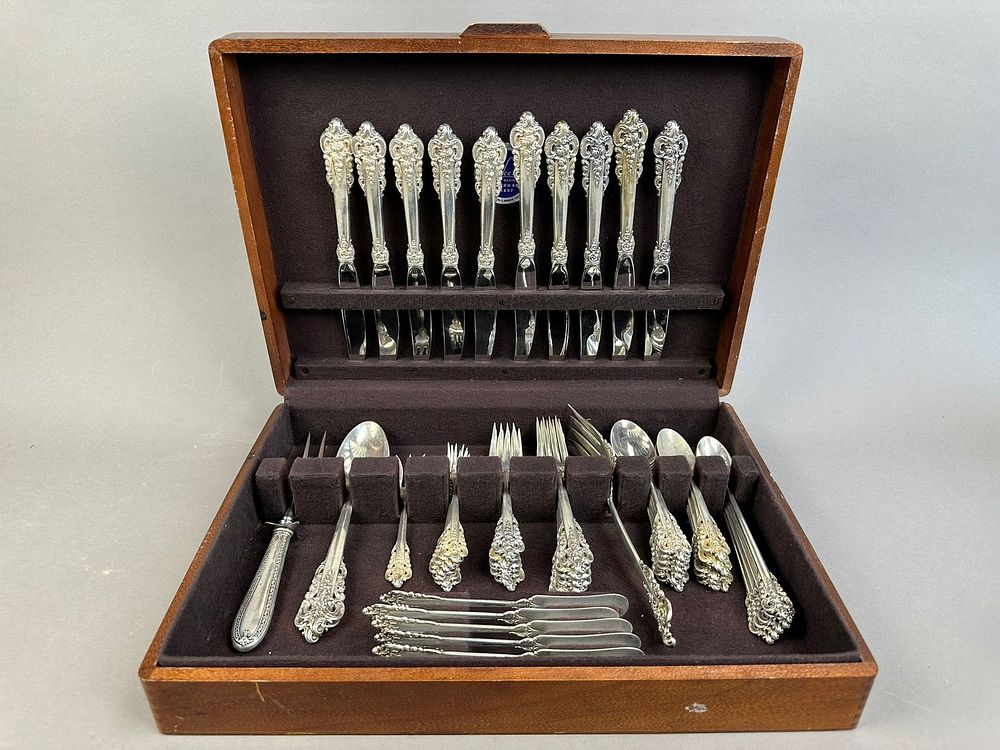 Lot 292: Wallace Grand Baroque Sterling Silver 59 Pieces
