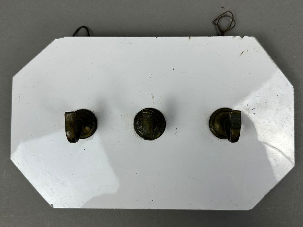 Lot 185: Antique Late 1800s Heavy Plaster Hanging 3 Hook Kitchen Utensil Holder