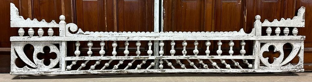 Lot 248C: Antique Eastlake Victorian Gingerbread Fretwork Spandrel White Painted Stick & Ball