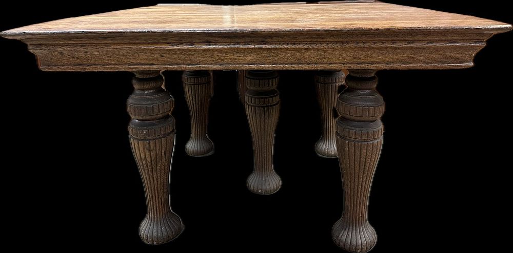 Lot 257: Gorgeous Eastlake Victorian Quarter Sawn Oak 5 Fluted Legs