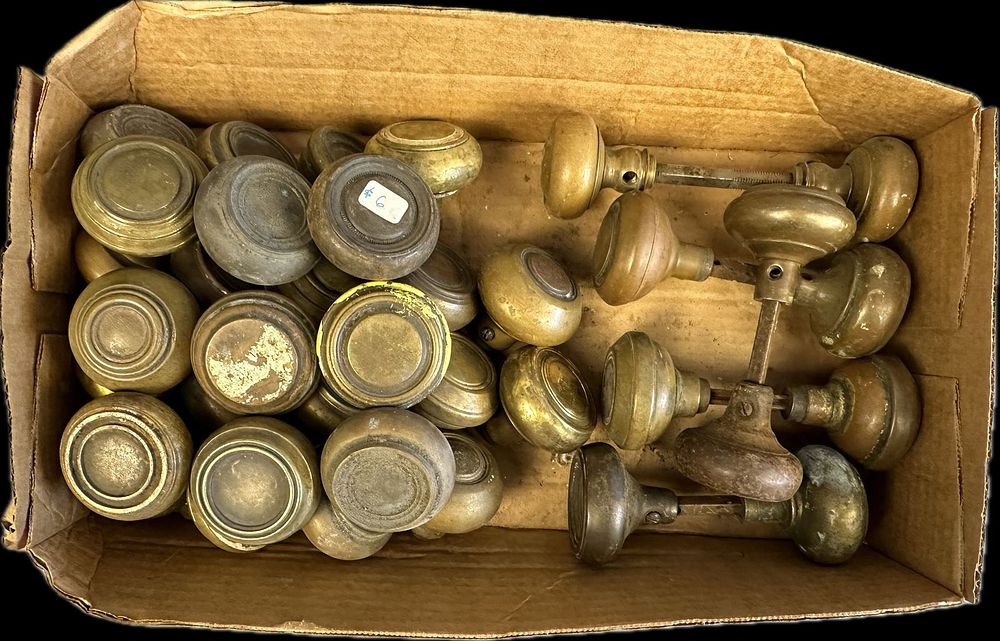 Lot 285: 37 Piece Matching Antique Victorian Era Brass Door Knob Lot
