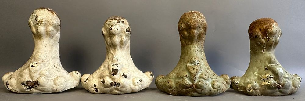 Lot 293: Set of 4 Antique Victorian Matching Cast Iron Claw Bath Tub Feet