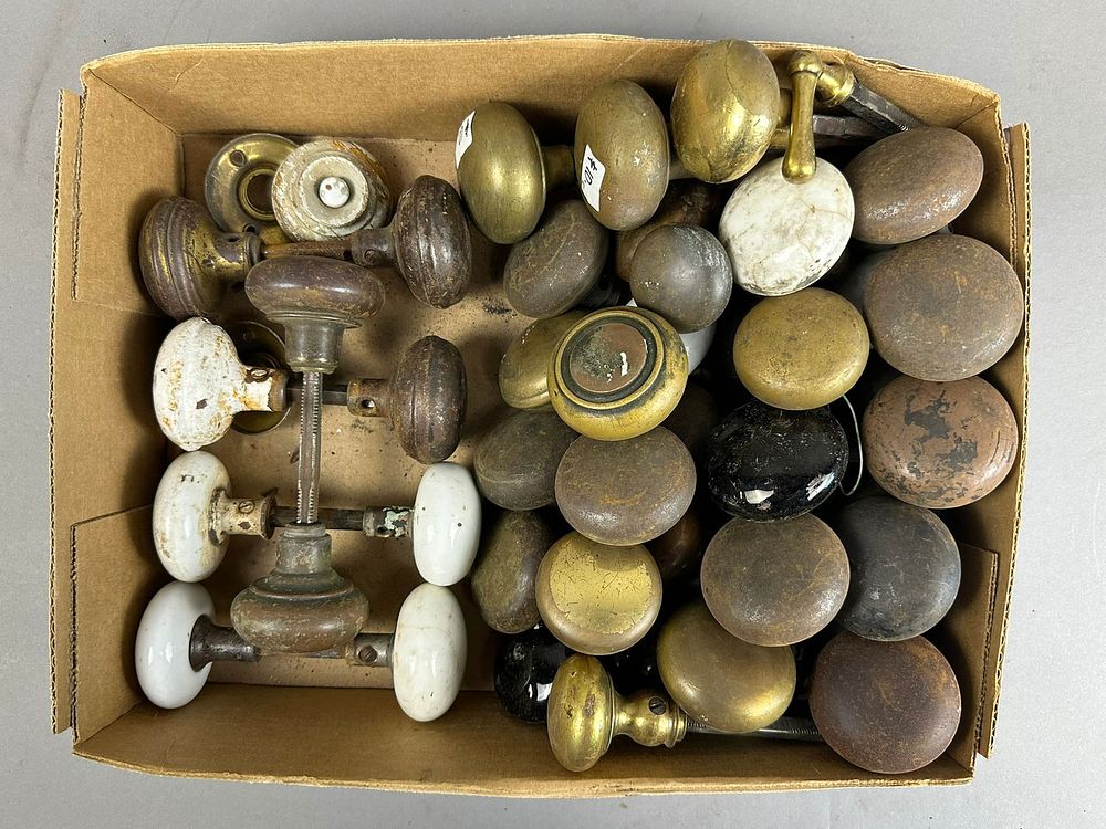 Lot 307: 49 Piece Lot Antique Victorian Era Brass & Porcelain Door Knob Lot 5 Pairs